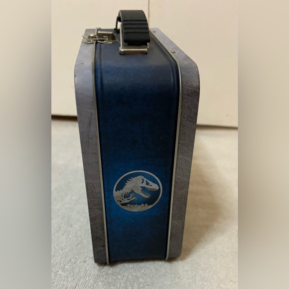 Jurassic Park World Metal T-Rex Tin Lunchbox 2015 Universal Studios Dinosaurs - Picture 4 of 6